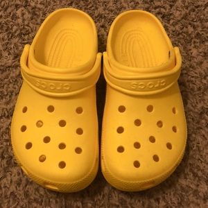 Yellow crocs Womens size 8/mens 6 EUC